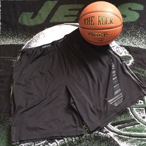 Nike Dri-Fit black basketball shorts XL